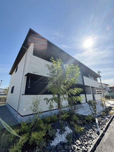 エヌ　プラスの物件外観写真