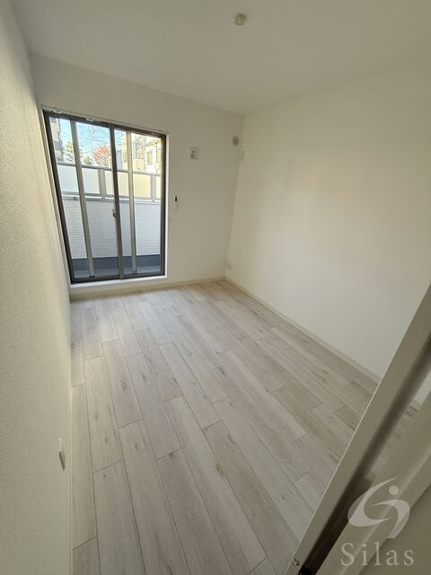 クリエオーレ初芝の物件内観写真