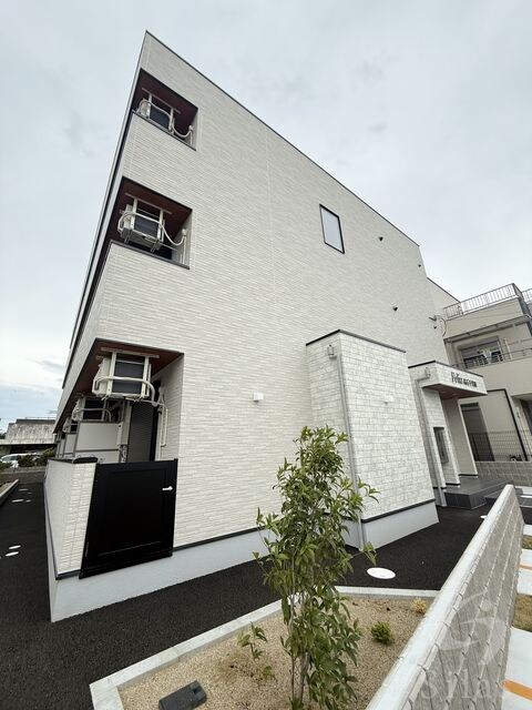 高石駅 徒歩3分 1階の物件外観写真