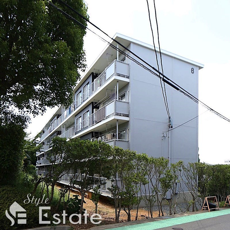 なるみグリーンコーポの物件外観写真