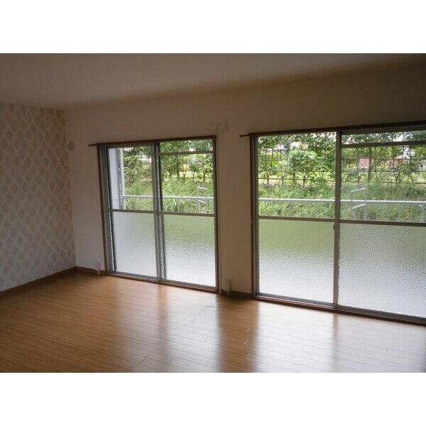 なるみグリーンコーポの物件内観写真