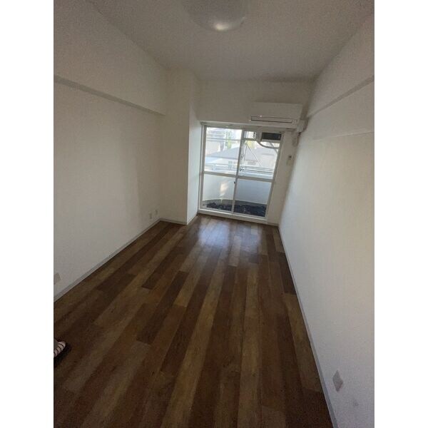 フローレスタナベの物件内観写真