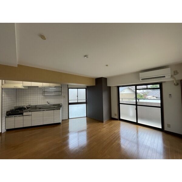 ヴィアーレマルフク南館の物件内観写真