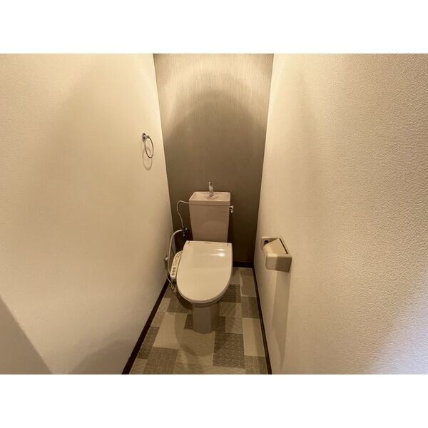 ヴィアーレマルフク南館の物件内観写真