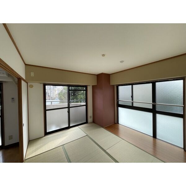 ヴィアーレマルフク南館の物件内観写真