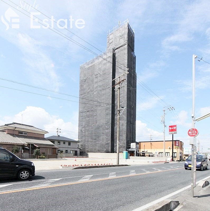 エステート鳴海の物件外観写真