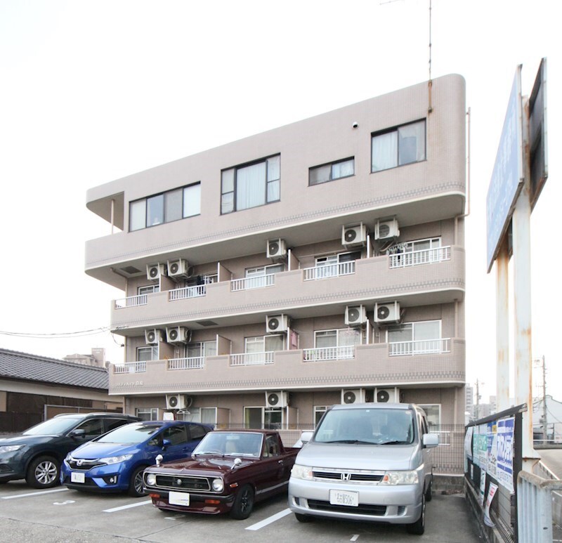 リバティハイツ白鳥の物件外観写真