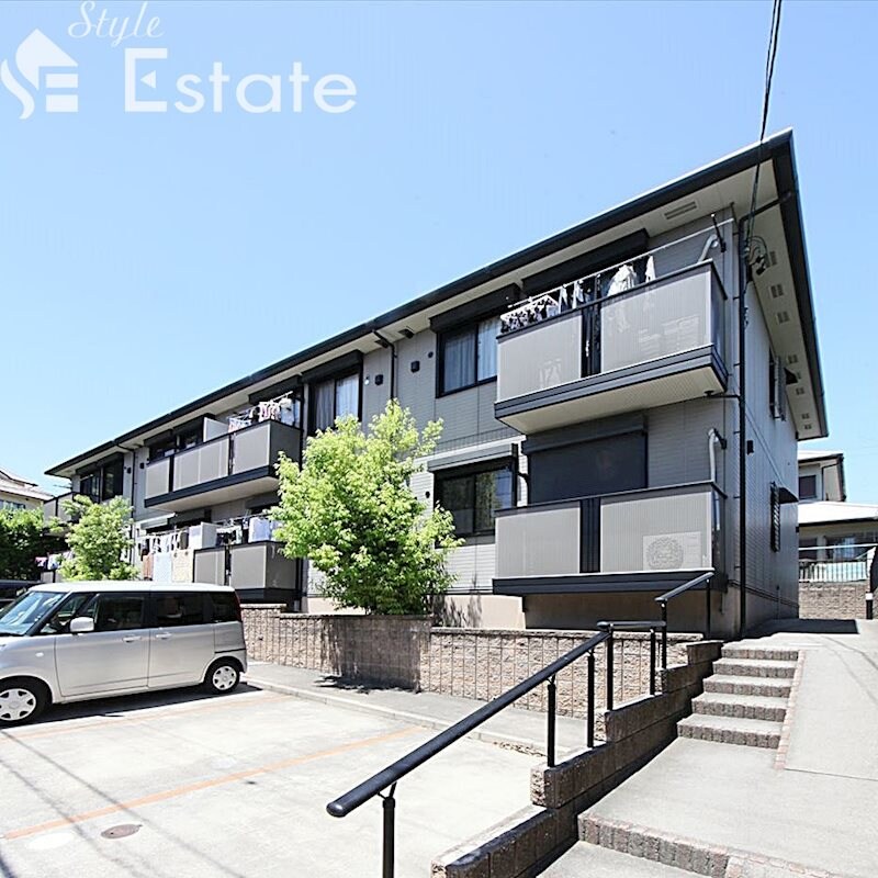 セジュール鳴丘の物件外観写真