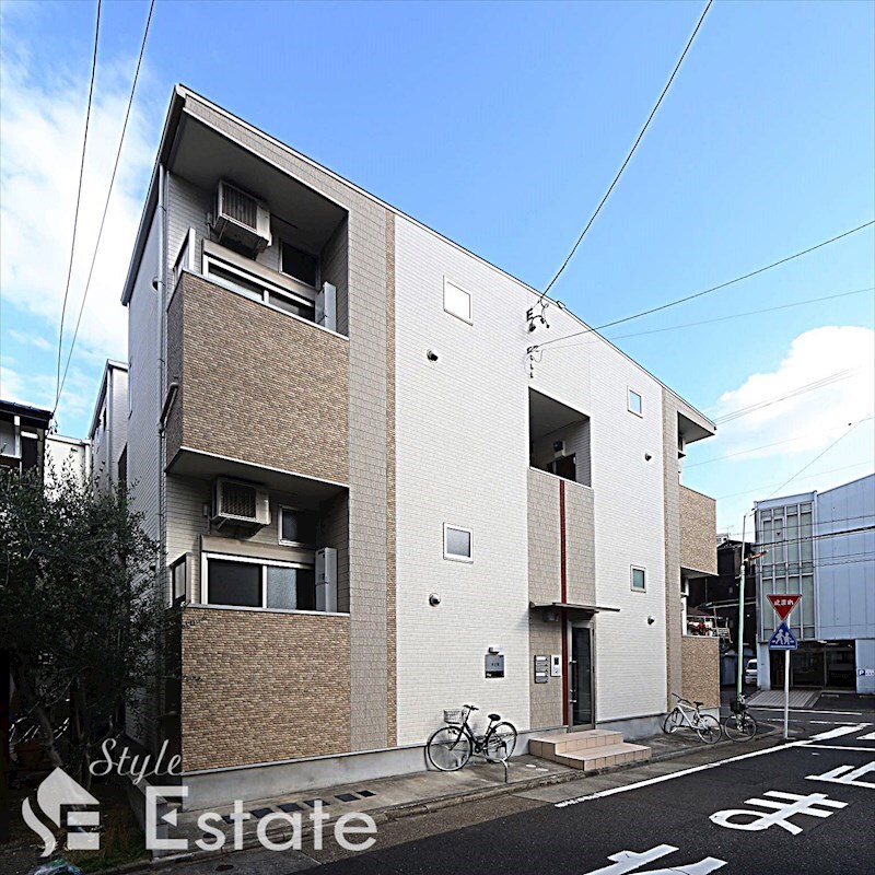 秀名館の物件外観写真