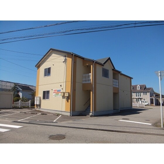 ロイズの物件外観写真