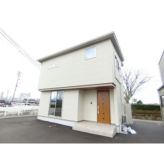 富山県滑川市法花寺の物件外観写真