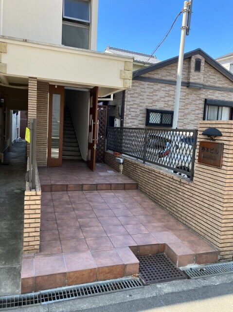 春本ビルの物件外観写真