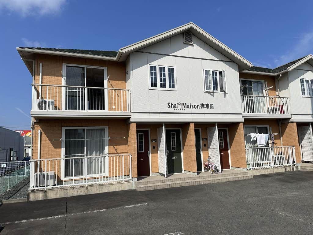 シャーメゾン津志田の物件外観写真