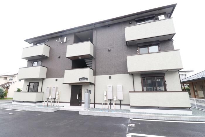 フォーチューンの物件外観写真