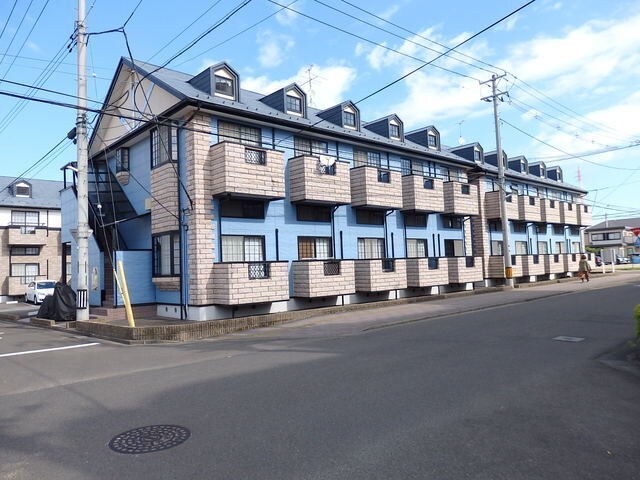 アヴァンセ富沢南壱番館の物件外観写真