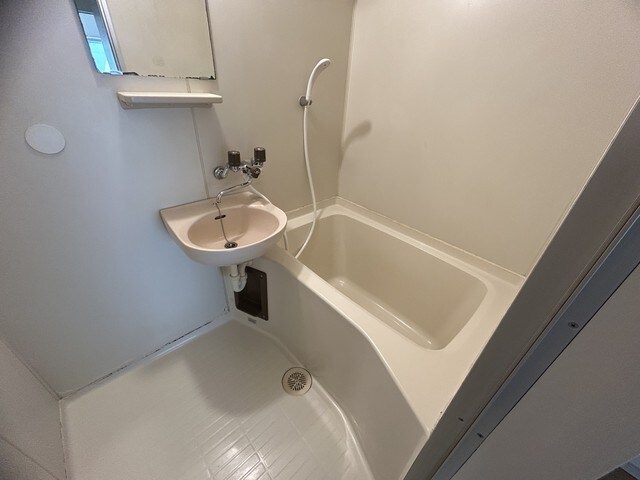 エステートピア赤井Ｂの物件内観写真