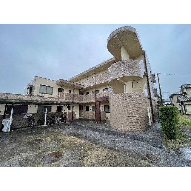 エンブレムの物件外観写真