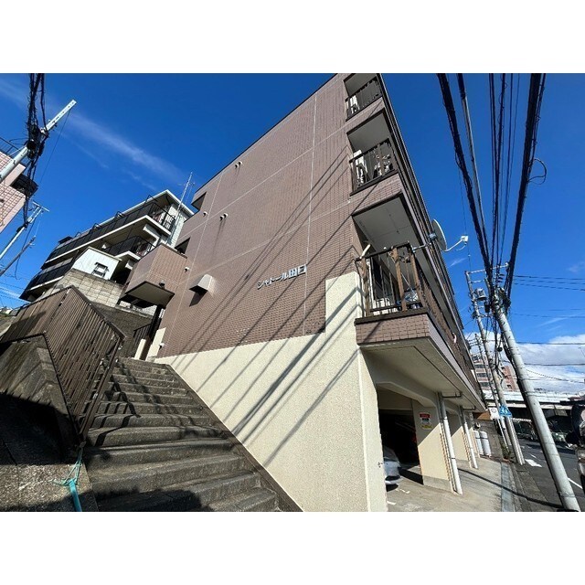 シャトール田口片倉の物件外観写真