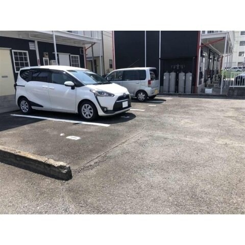 サンシティ江田Cの物件外観写真