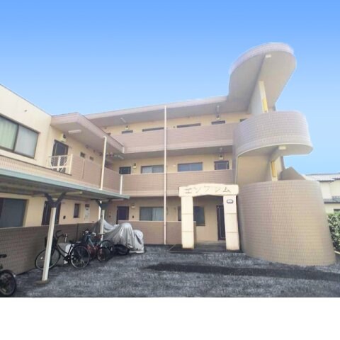 エンブレムの物件外観写真