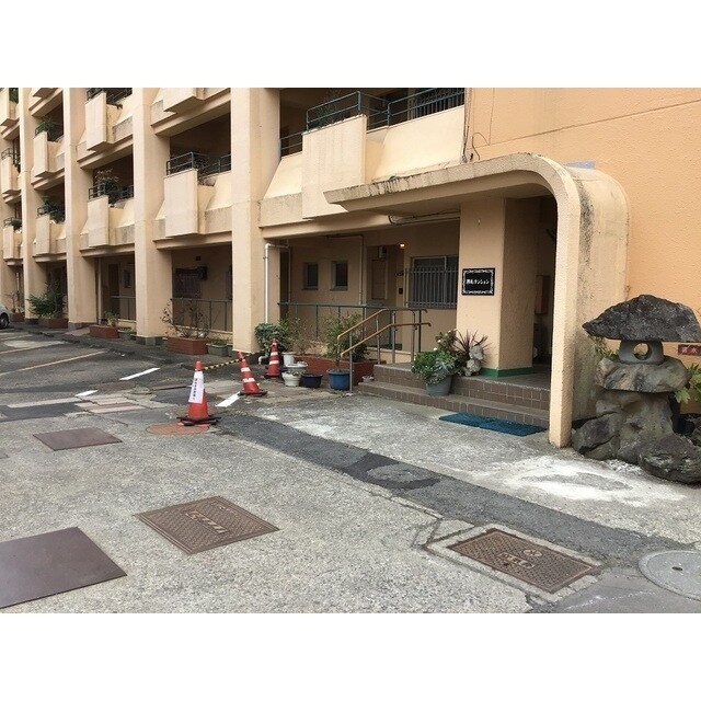 市毛マンションの物件外観写真