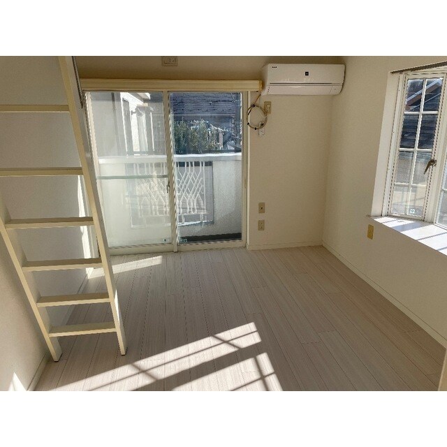 ローズアパートR-18の物件内観写真