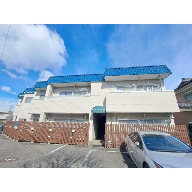 第二サンライフ大嶋の物件外観写真