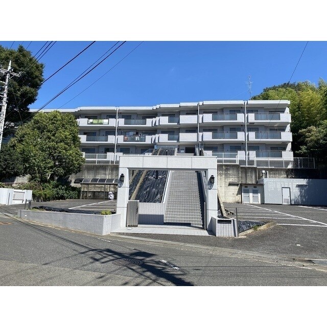 読売ランド第一マンションズの物件外観写真