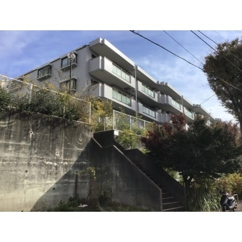 読売ランド第一マンションズの物件外観写真