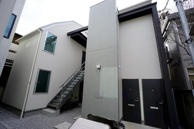 上中里駅 徒歩3分の物件外観写真