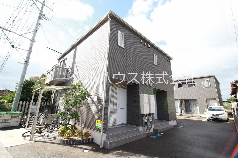 バローニB棟の物件外観写真