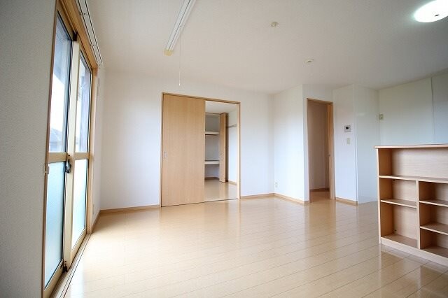 リビングタウン田代外町A棟の物件内観写真
