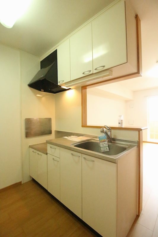 フェアリーヒルズ弐番館の物件内観写真