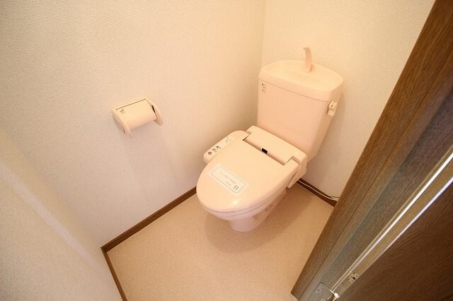 シャルマンヒロ参番館の物件内観写真