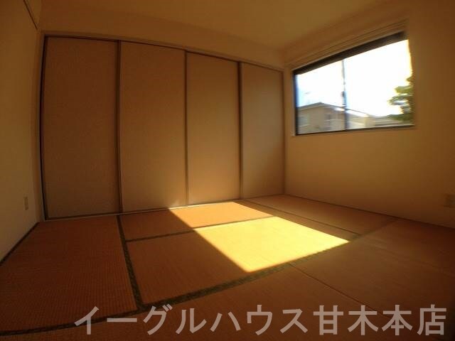 ハイラーク甘木C棟の物件内観写真