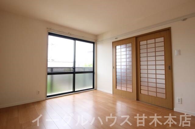 ハイラーク甘木C棟の物件内観写真