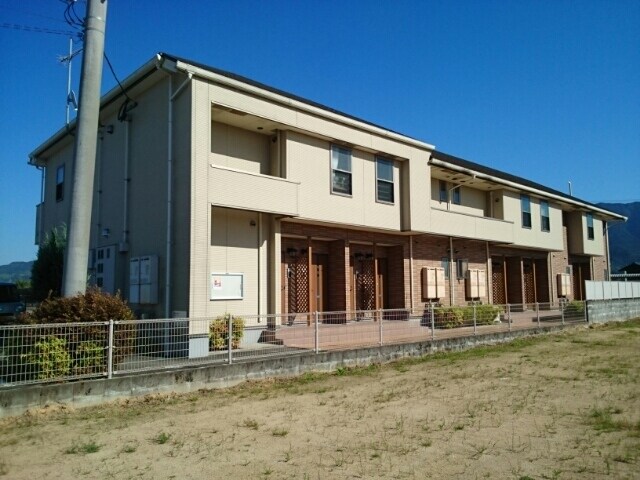 メゾン・シャンボールの物件外観写真