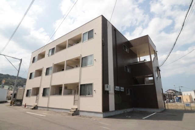 グラレオン鶴田の物件外観写真