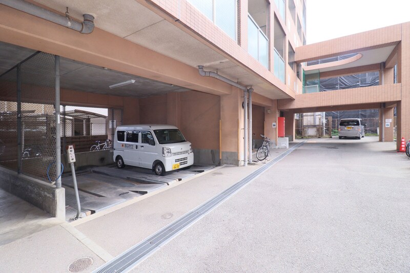 クレタ県庁前の物件外観写真