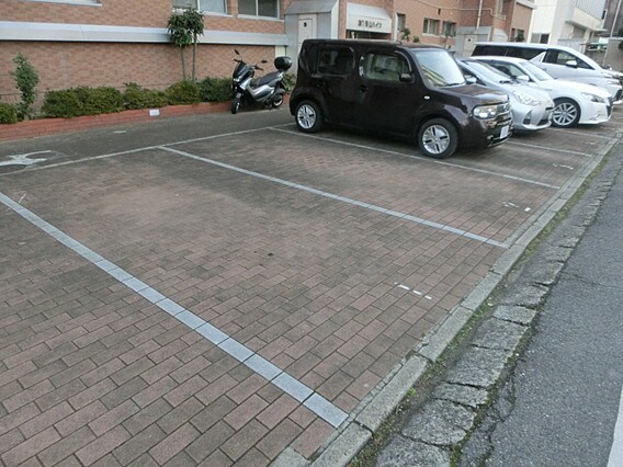 姫路駅 バス25分  青山出屋敷下車：停歩3分 1階の物件外観写真