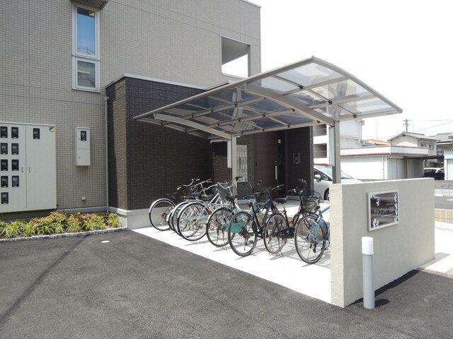 亀山駅 徒歩5分 1階の物件外観写真