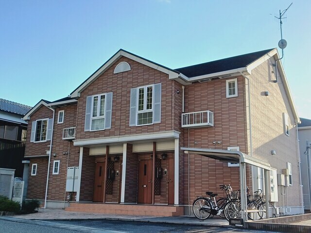 シュラインイーストの物件外観写真