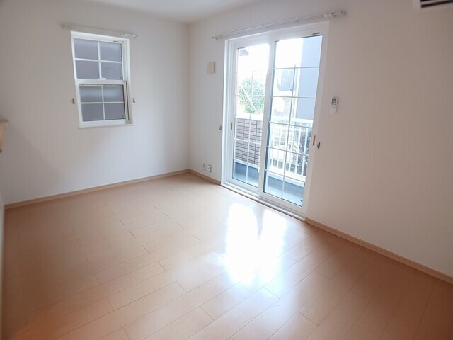 シュラインイーストの物件内観写真