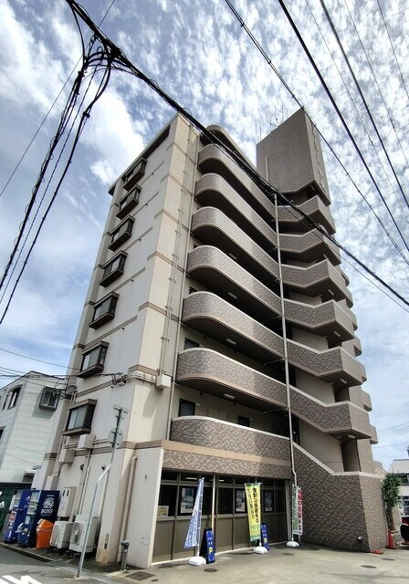 ロッキーコートナカヤの物件外観写真