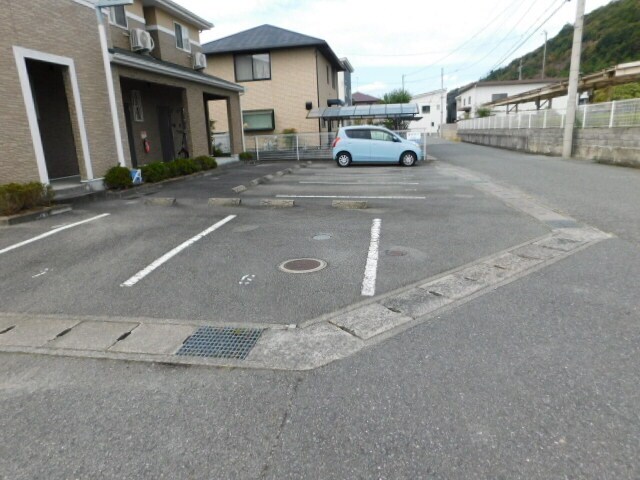 余部駅 バス15分  郵便局前下車：停歩2分 2階の物件外観写真