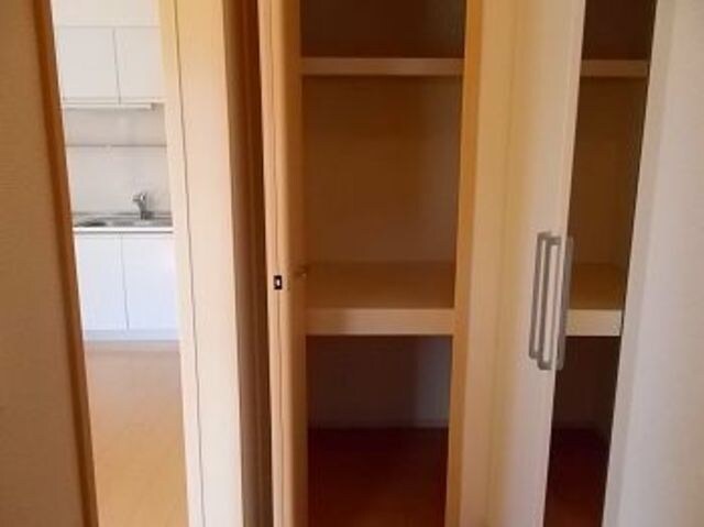 ホワイトローズの物件内観写真