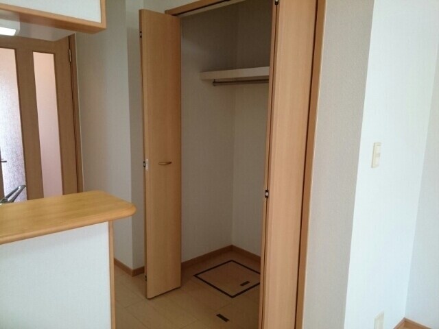 ワイズ　コンブリオの物件内観写真