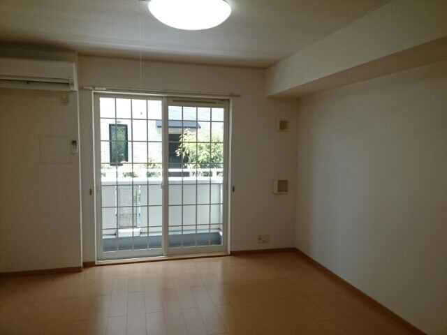 ワイズ　コンブリオの物件内観写真