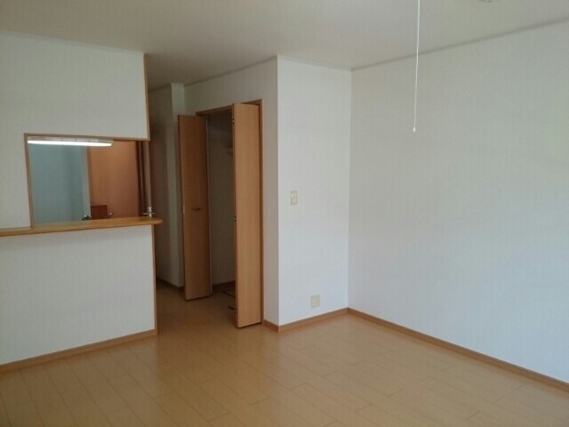 ワイズ　コンブリオの物件内観写真