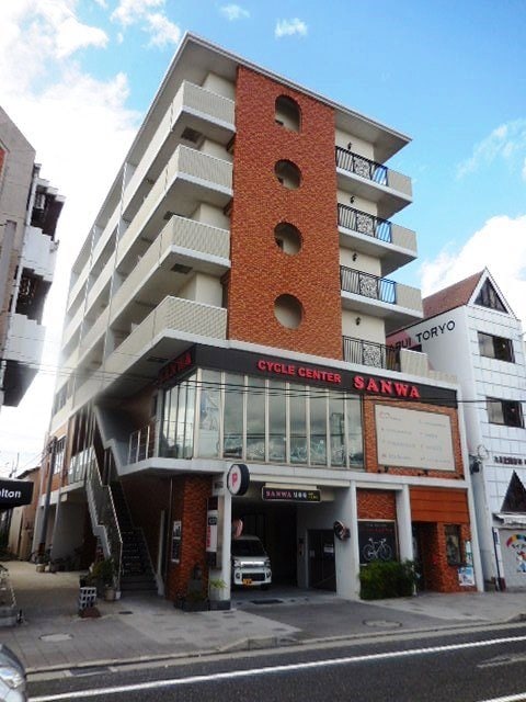 出屋敷駅 徒歩9分の物件外観写真